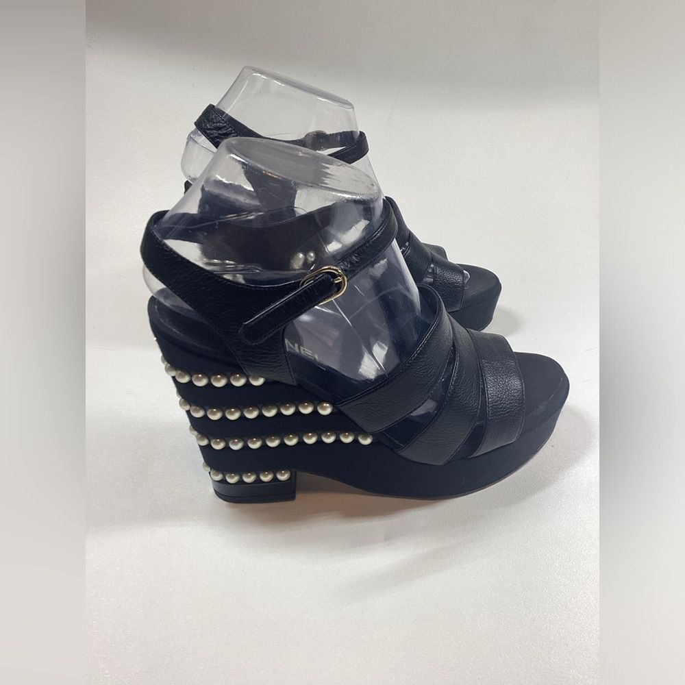 Chanel Calfskin Grosgrain Pearl Wedge‎ Sandals Size EU 38.5 Black - Picture 2 of 16